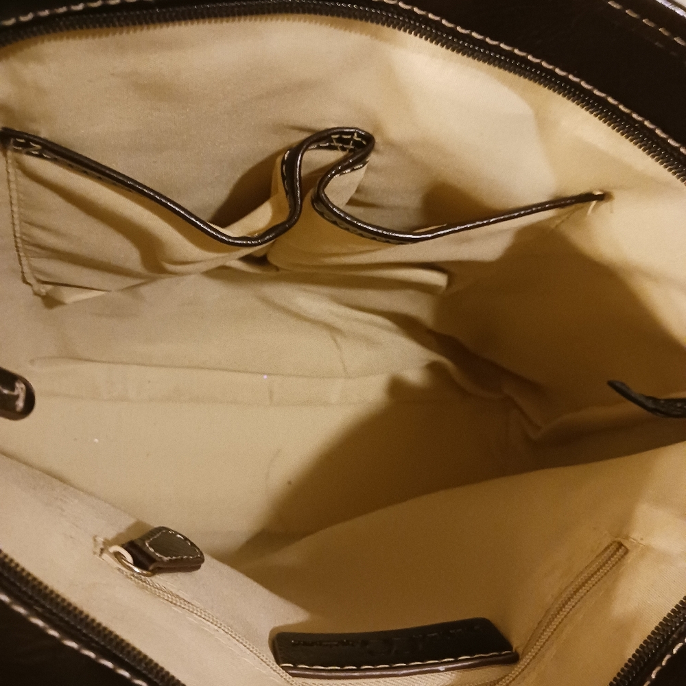 Nine&Co Tote - Picture 5 of 8